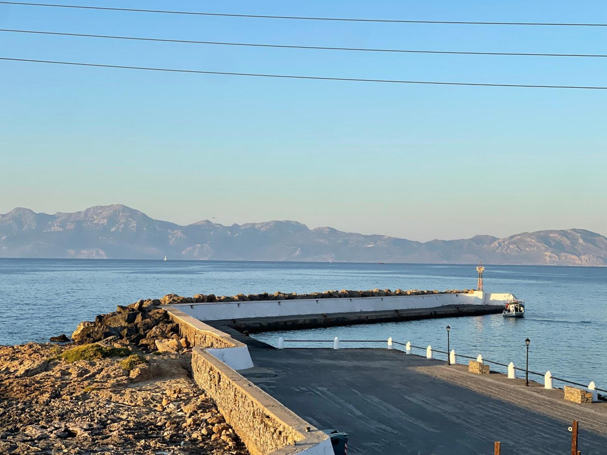 Kasos Almyra Beach Suites Frý Buitenkant foto